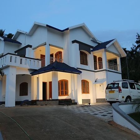 Dreamnest Residency Apartment Kalpetta Luaran gambar